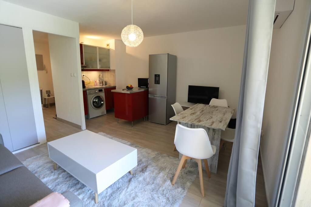 Petit Paradis Classe 3 Etoiles A 200M De La Plage! Terrasse-Wifi-Parking-Clim Сен-Мандрие-сюр-Мер Экстерьер фото